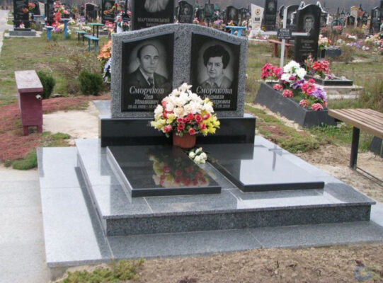 Види пам’ятників на могилу